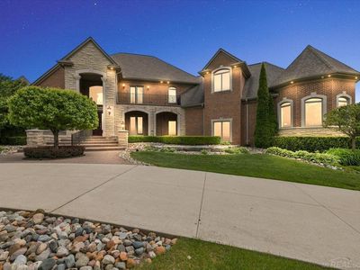 54245 Queensborough Dr