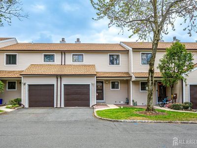 7 Lily Ct