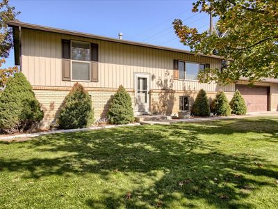 2390 W Pioneer Rd