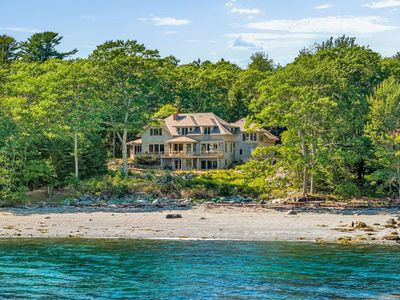 1197 Bay Road