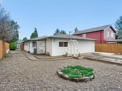 1313 Shady Ln NE