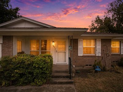 300 Parkwood Pl