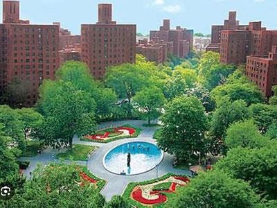 99 Metropolitan Oval APT 12H