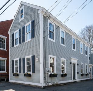 11 Williams St #1