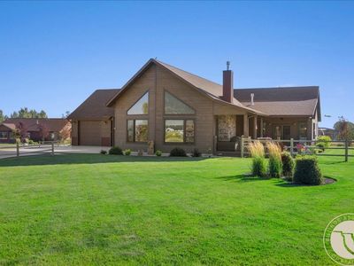 1 Meadowlark Dr