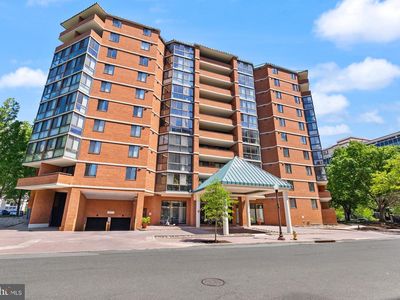 1001 N Randolph St APT 820