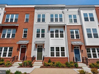 2521 Farmstead Dr #212