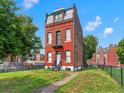 2209 Shenandoah Ave