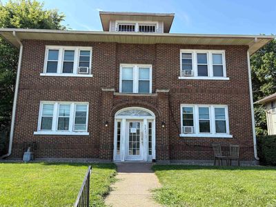 321 W 4th St