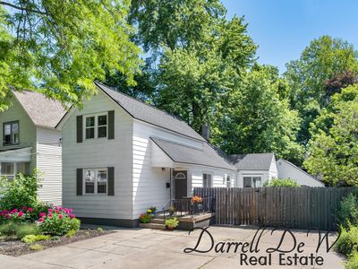 916 Lincoln Ave NW