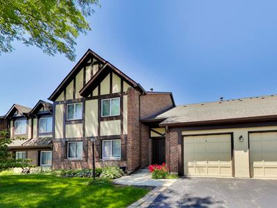 408 Sandhurst Cir APT A