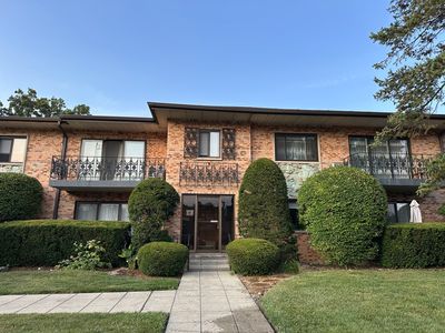 1033 Busse Hwy APT 2A