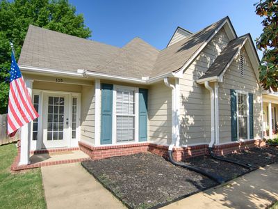 Property at 105 Center Springs Dr, Collierville, TN