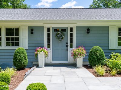 76 Comstock Hill Rd