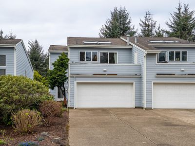 3039 NE Megginson St #D