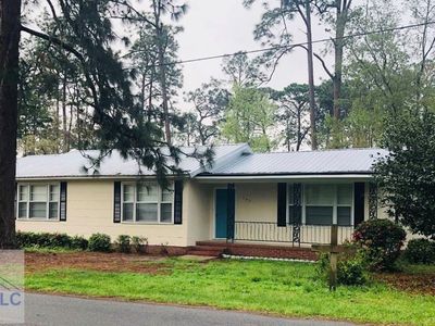 142 Forest St