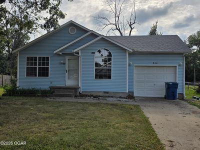200 S Bobbie Smith St
