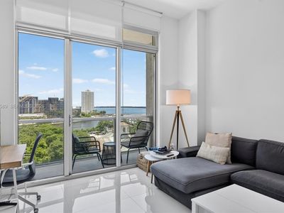 500 Brickell Ave APT 1100