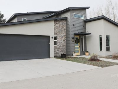 304 E Pennsylvania St