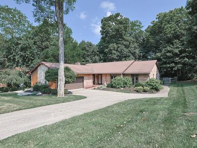 734 Story Dr