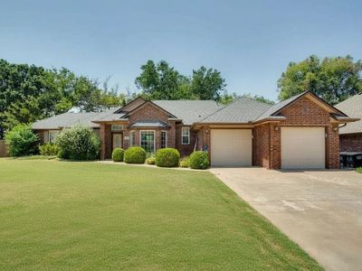 204 Oakdale Dr