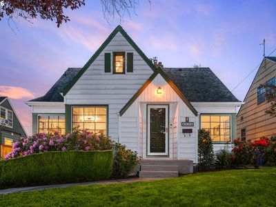 4526 NE Oregon St