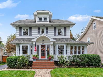 33 Somershire Dr