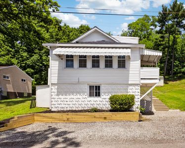 122 West Rd