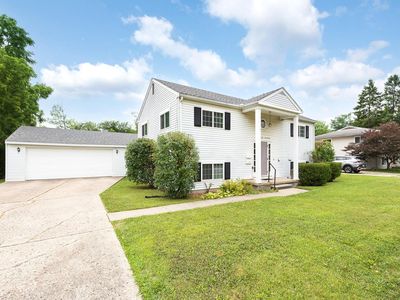 1670 Tudor Dr