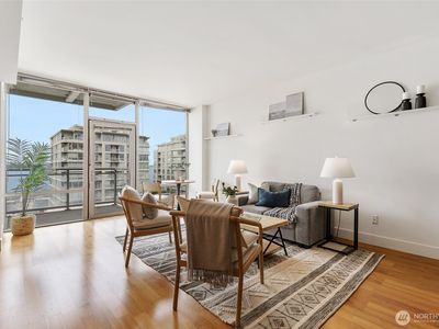 2911 2nd Avenue #811