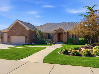 2847 W Amini Way