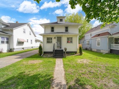 313 E Argyle St