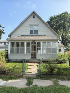 225 12th Ave