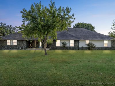 7313 S Bushnell Blvd