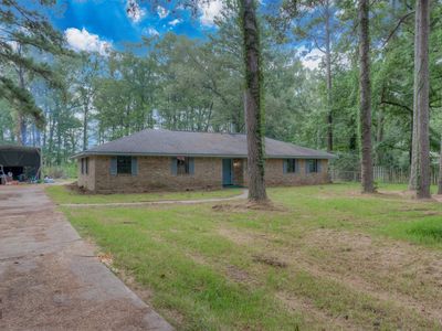 220 E Cloverleaf Dr