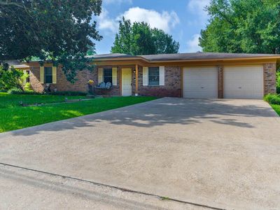 620 Green Oak Dr