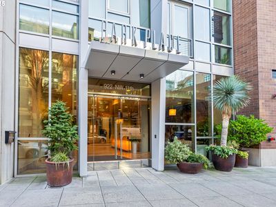 922 NW 11th Ave APT 609