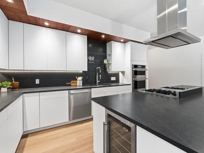 2 Woodside Meadow Road