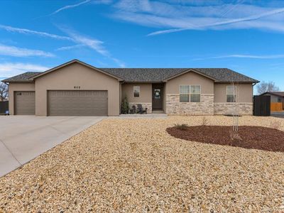 805 N Monarch Dr
