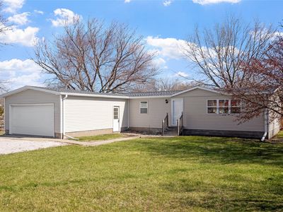225 Haws Dr