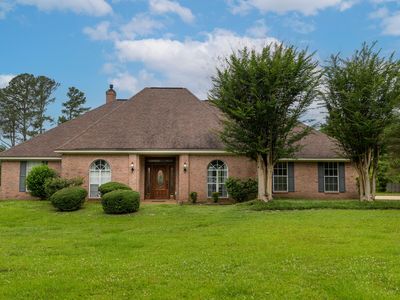 646 Lincoln Dr