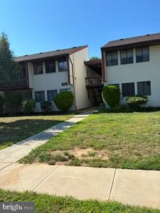 6 Avon Dr