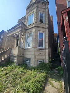 3332 W Congress Pkwy