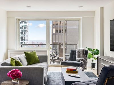 159 W 53rd St APT 34E