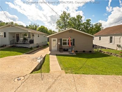 929 Meadow Dr