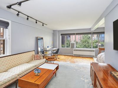 117 E 37th St APT 8F