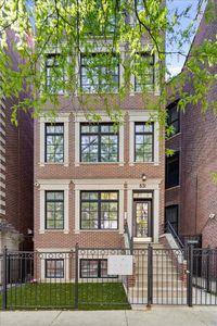 831 W Buckingham Pl #1