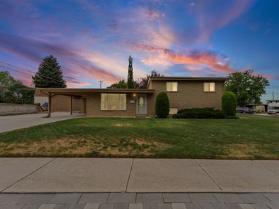 323 Holiday Dr