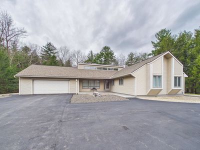 11 Pepperell Circle