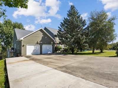 211 Eagle Dr
